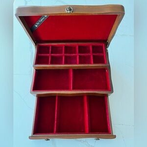 Her Highness Jasco Jewellery Box